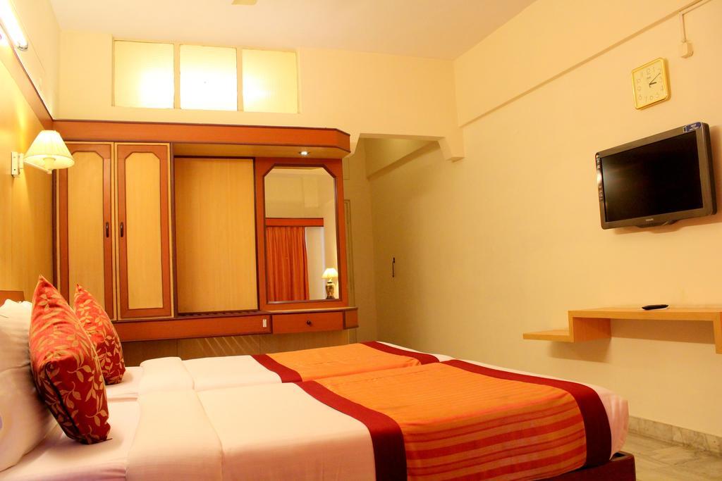 Yasodha Towers Hotel Hosur Bilik gambar