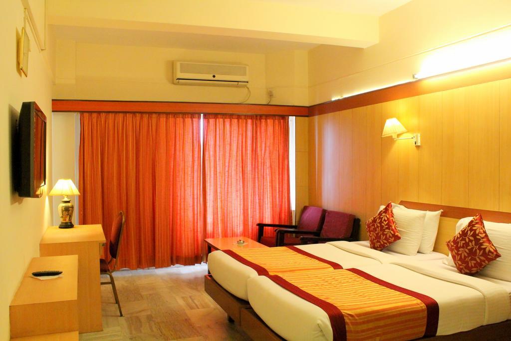 Yasodha Towers Hotel Hosur Bilik gambar
