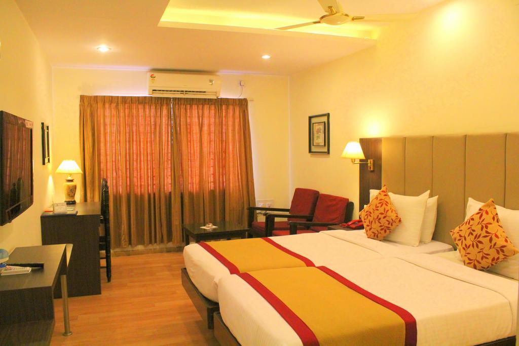 Yasodha Towers Hotel Hosur Luaran gambar