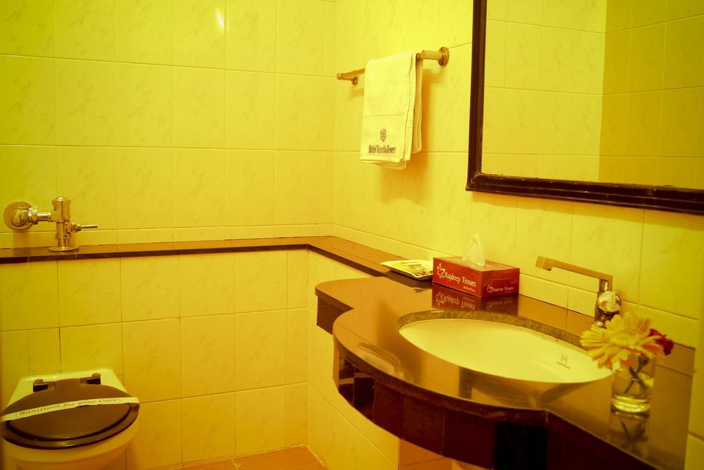 Yasodha Towers Hotel Hosur Luaran gambar
