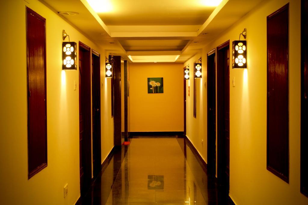 Yasodha Towers Hotel Hosur Luaran gambar