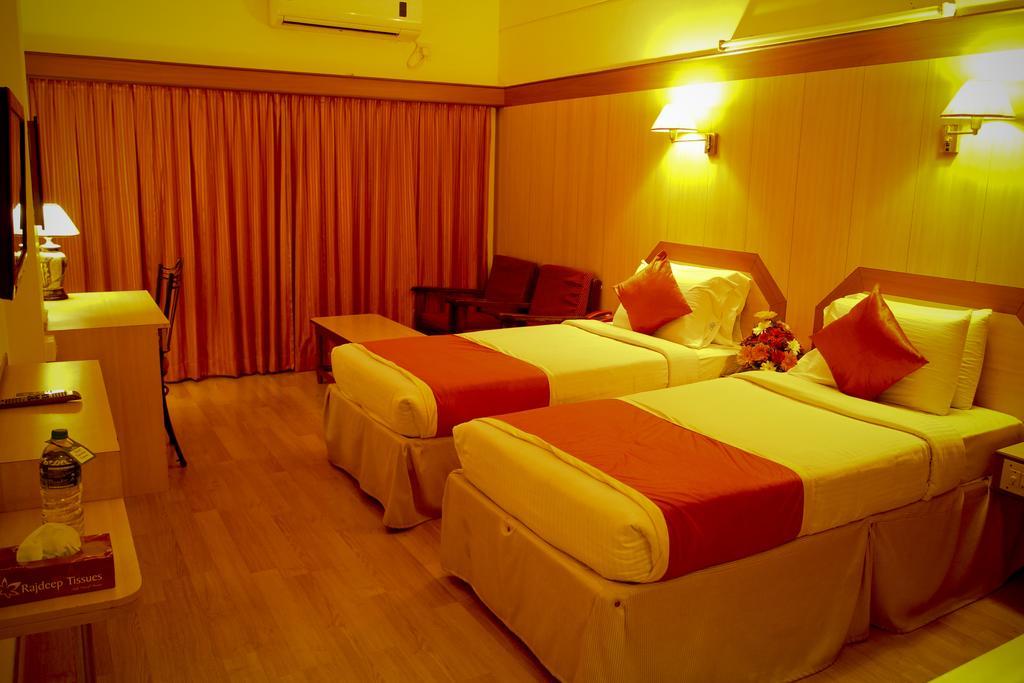 Yasodha Towers Hotel Hosur Luaran gambar