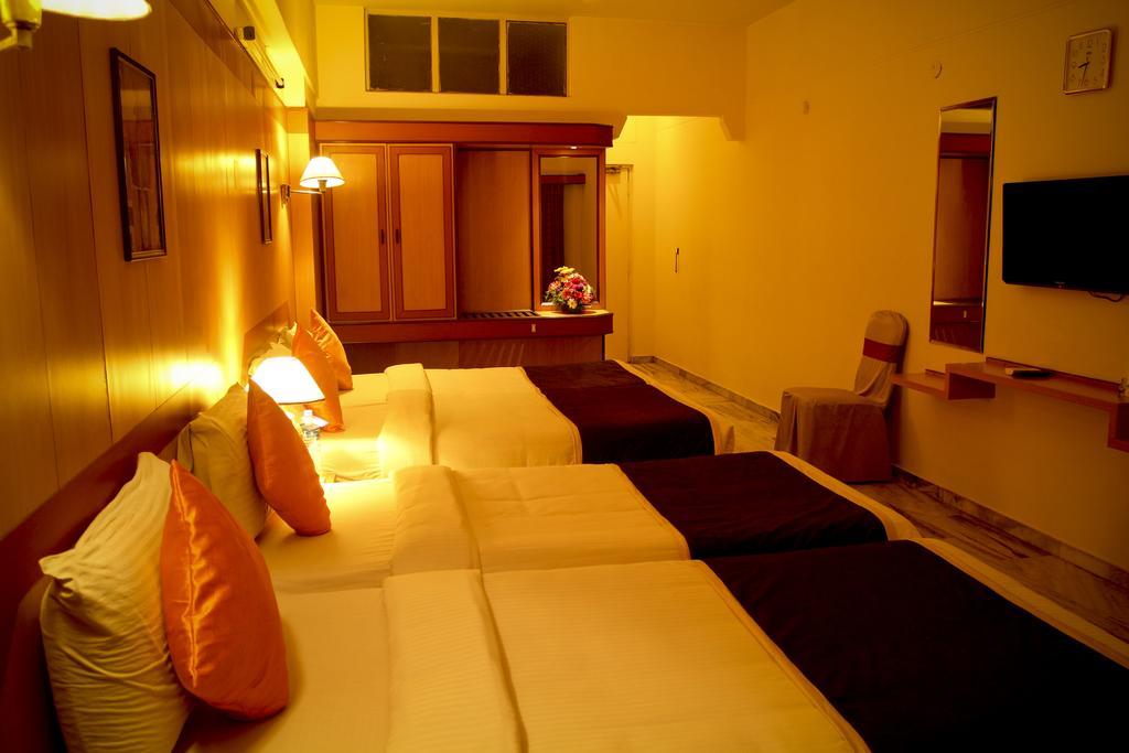 Yasodha Towers Hotel Hosur Luaran gambar