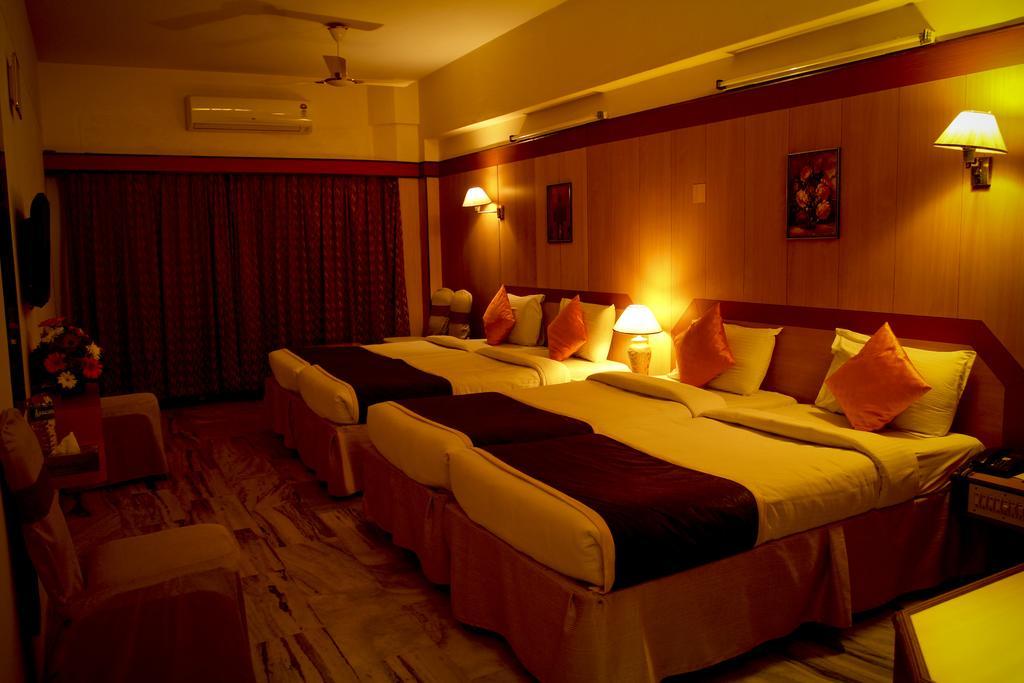 Yasodha Towers Hotel Hosur Luaran gambar