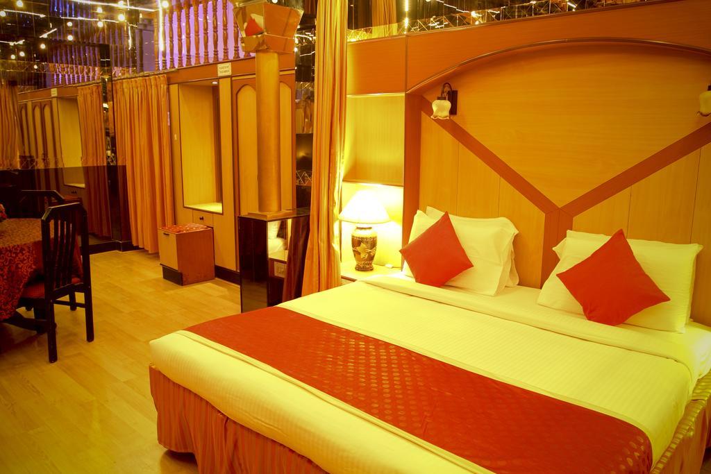 Yasodha Towers Hotel Hosur Luaran gambar