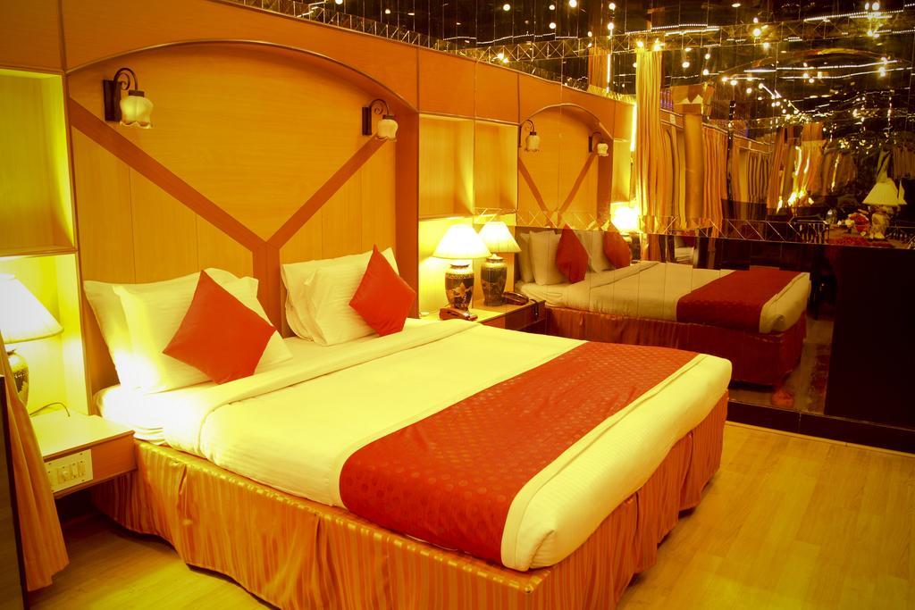 Yasodha Towers Hotel Hosur Luaran gambar